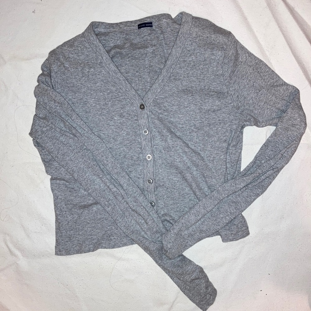 Brandy Melville gray button down cropped shirt